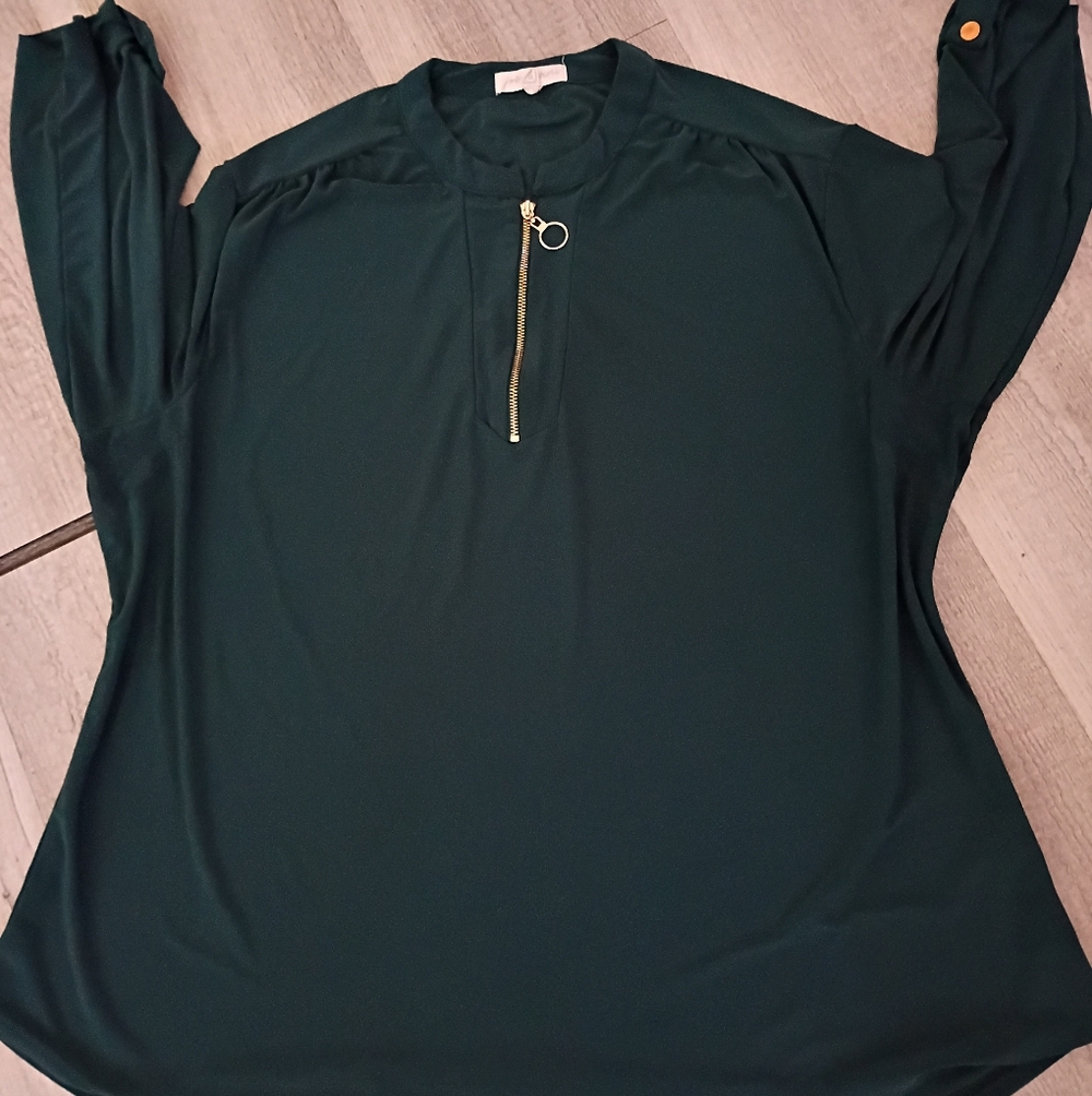 Elegant Green Women's Top with Zipper Detail